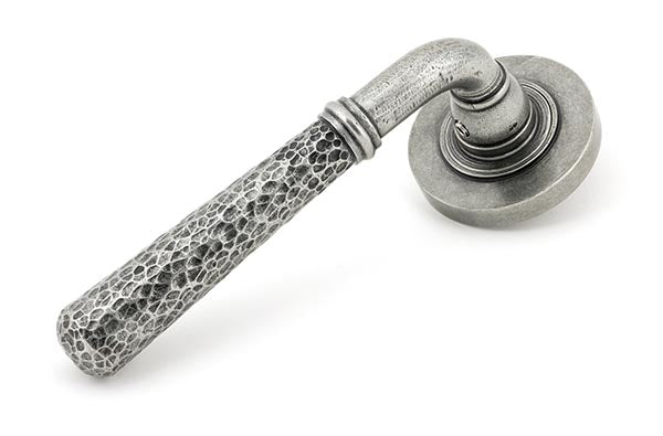 Hammered Newbury Lever on Rose Set Plain Rose (Sprung)