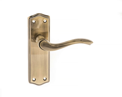 Old English Warwick Latch Lever Door Handle on Backplate