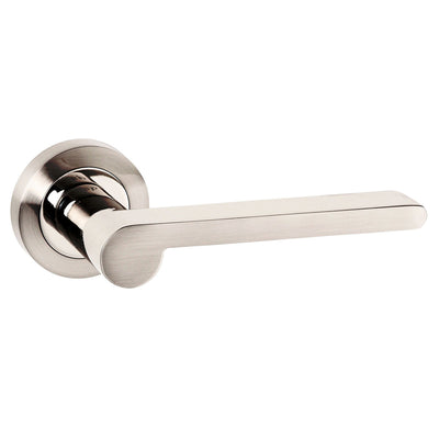 Senza Pari Darrio Lever Door Handle on Round Rose