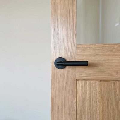 Nero Mitred Door Handle